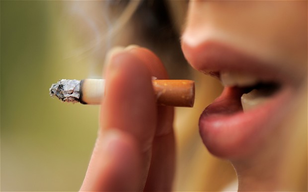 Clínica Dental Agulló y Vilaró - Dentista de Confianza en Tenerife Adeje - tabaco