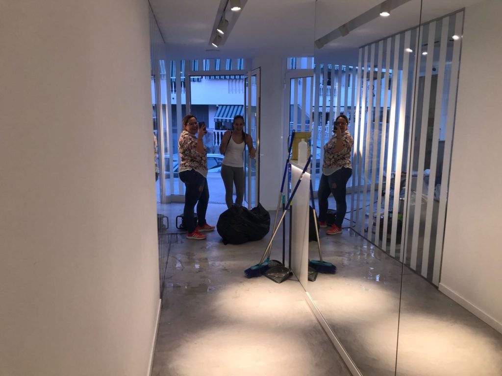 Clínica Dental Agulló y Vilaró - Dentista de Confianza en Adeje